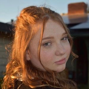 Meet your Posher, Dina